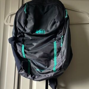 Navy Blue Hiking REÍ Backpack with Teal Accents